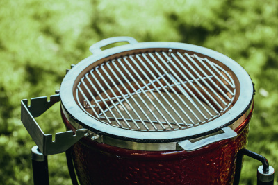 Керамический гриль MONOLITH Classic Pro-Series 2.0 RED+ ножки с колесиками и боковые столики + комплектующие