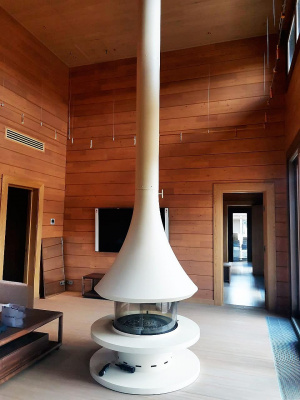 Печь Virtu Центральный 808-2D, подвесной и закрытая топка (4 радиусных стекла)